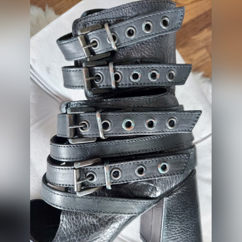 Rare Freebird Tali Size 9 - Picture 9 of 9